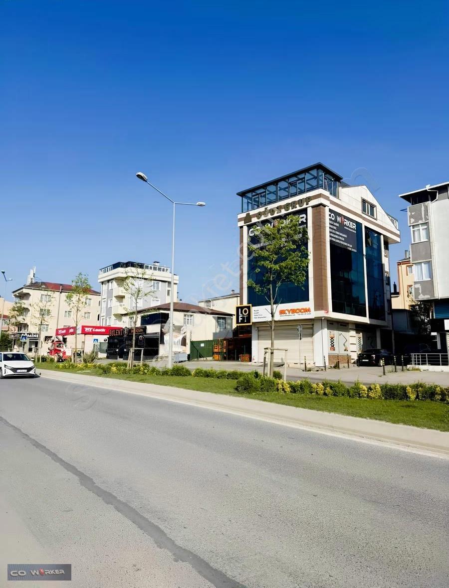 Demokrasi Caddesinde Plaza İçinde Kiralık Ofis - Görsel 2