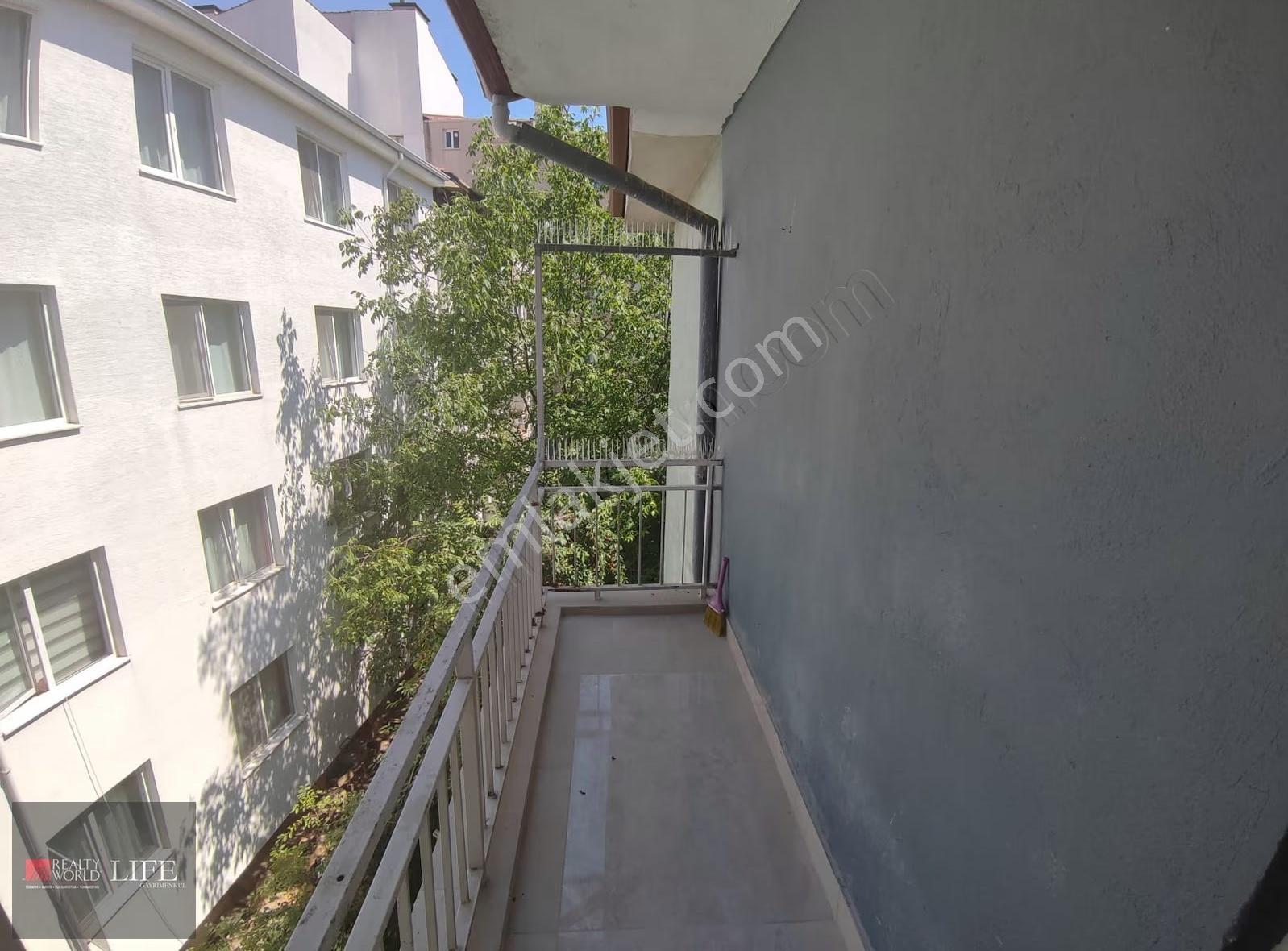 Rw Lıfe // Kırmızıtoprak Mh Çift Balkonlu Yenilenmiş 2+1 Satılık