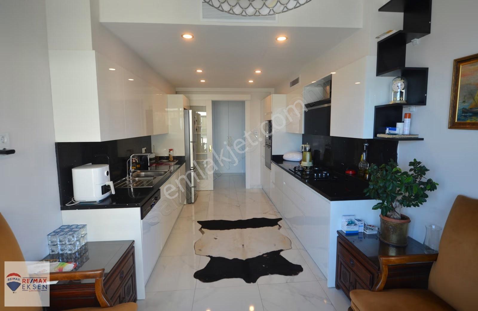 Suadiye'de Premium Yaşam | Panoramik Adalar Manzaralı 4+1 - Görsel 19