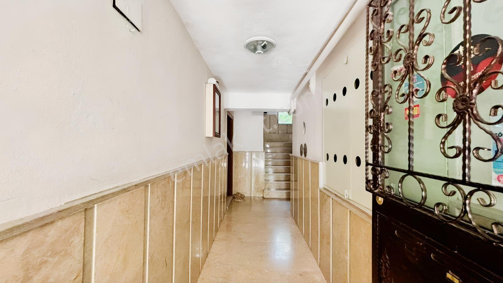 İncirli Refik Saydam Caddesi' Ne Bir Sokak 3+1 Bagımsız Salon - Görsel 10