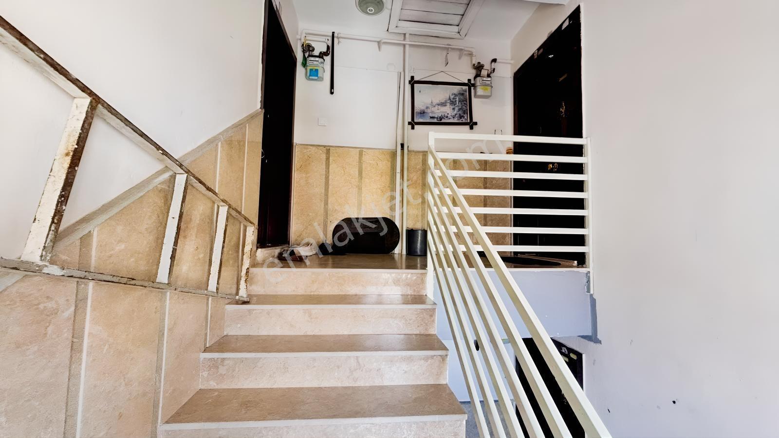 İncirli Refik Saydam Caddesi' Ne Bir Sokak 3+1 Bagımsız Salon - Görsel 34