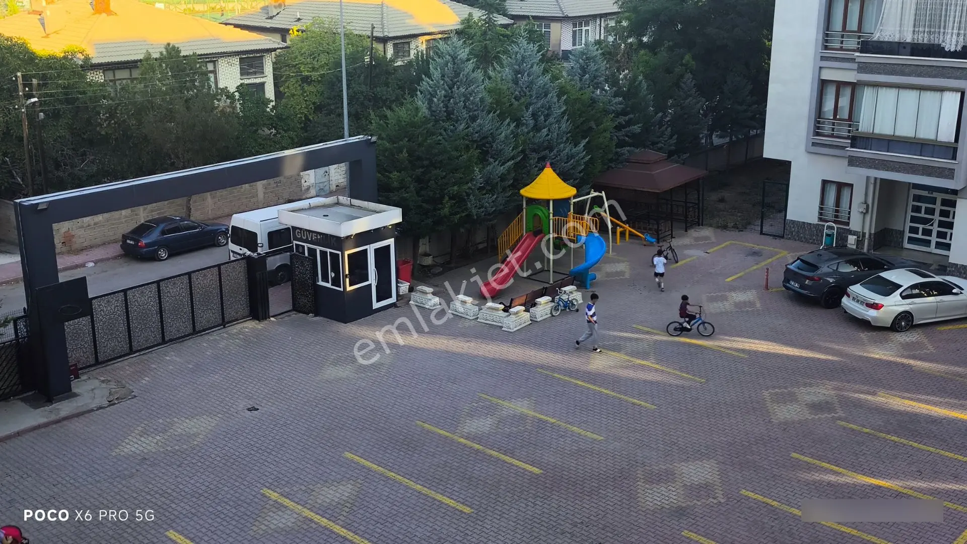 Ali Ulvi Kurucu Cad. Üzerinde, Site İçinde 3+1 Daire - Görsel 4