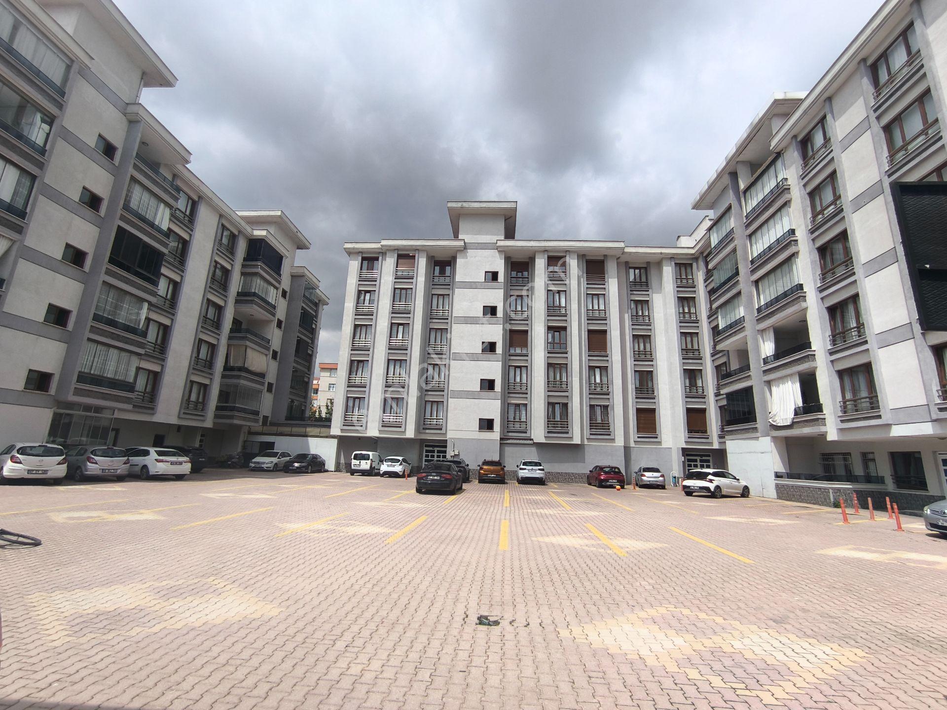 Ali Ulvi Kurucu Cad. Üzerinde, Site İçinde 3+1 Daire - Görsel 2