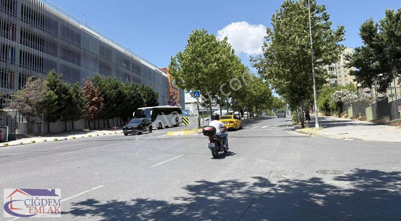 Marmarapark Avm Arkasında Satılık 300 M² Dükkan - Görsel 4