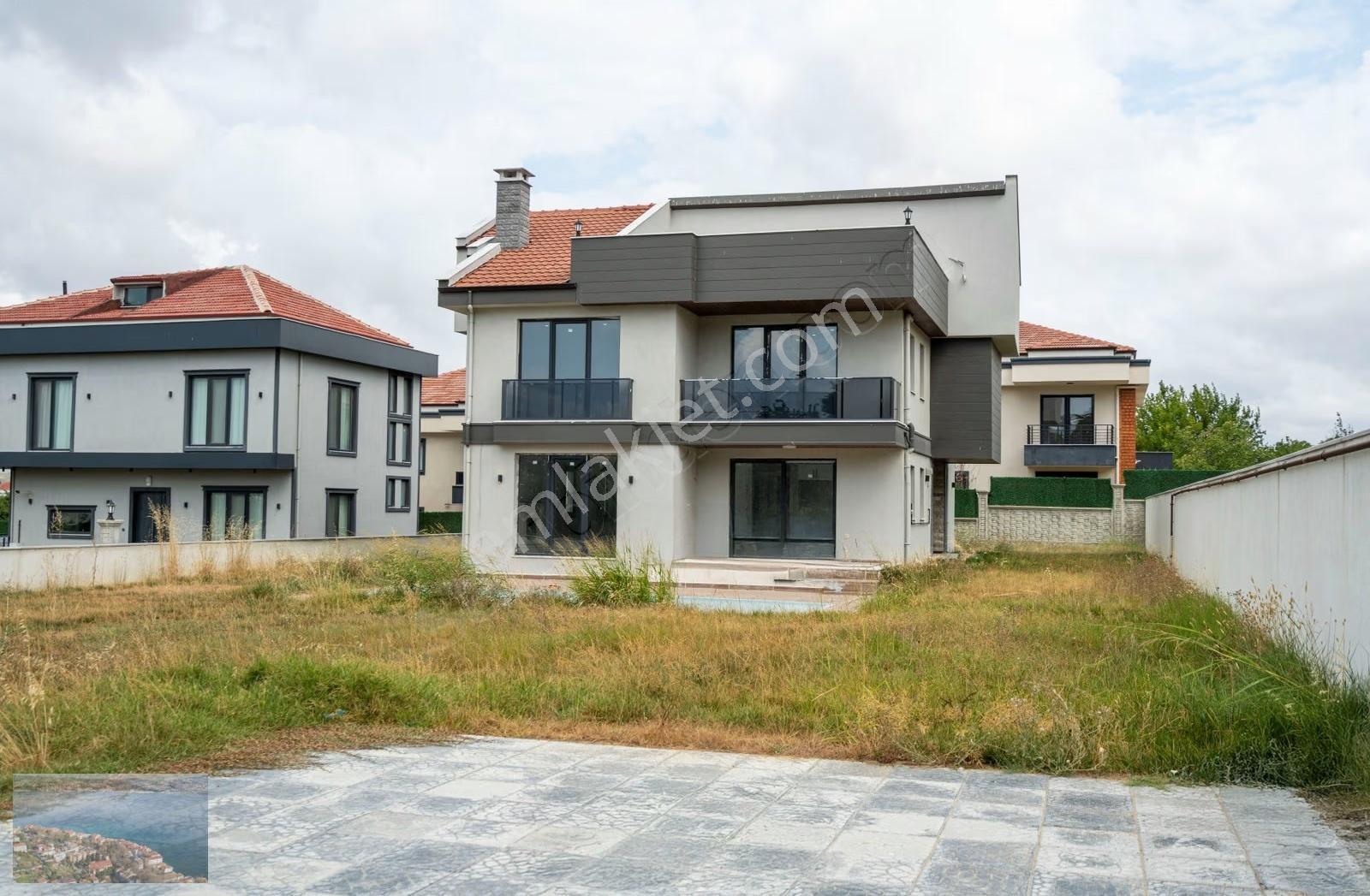 Silivri Ortaköy'de 1000 M² Arsa İçinde Satılık Villa!