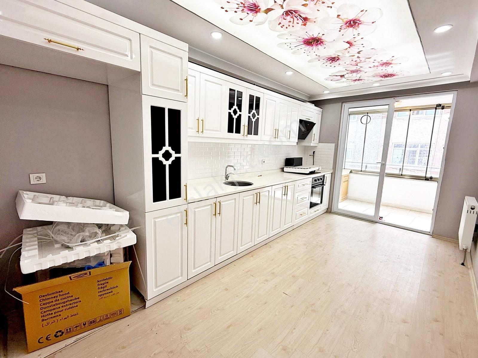 Alban'dan Ebeveyn Banyolu Çift Cephe 140m² Ara Kat 3+1 Daire - Görsel 16