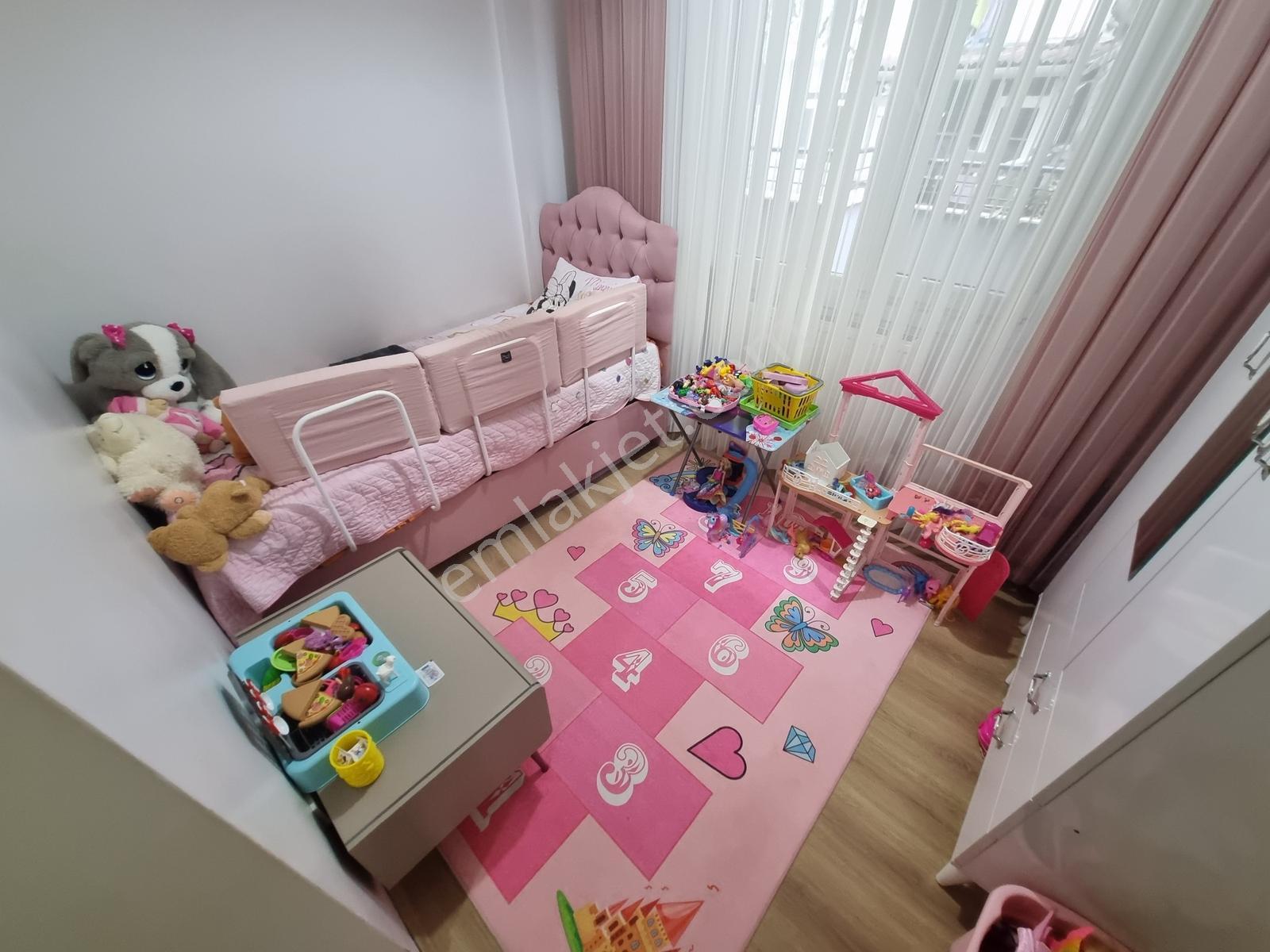 Deluxe 26 ' Dan Yeni Binada Otoparklı Köşe Ferah 2+1 80 M2 Daire - Görsel 19