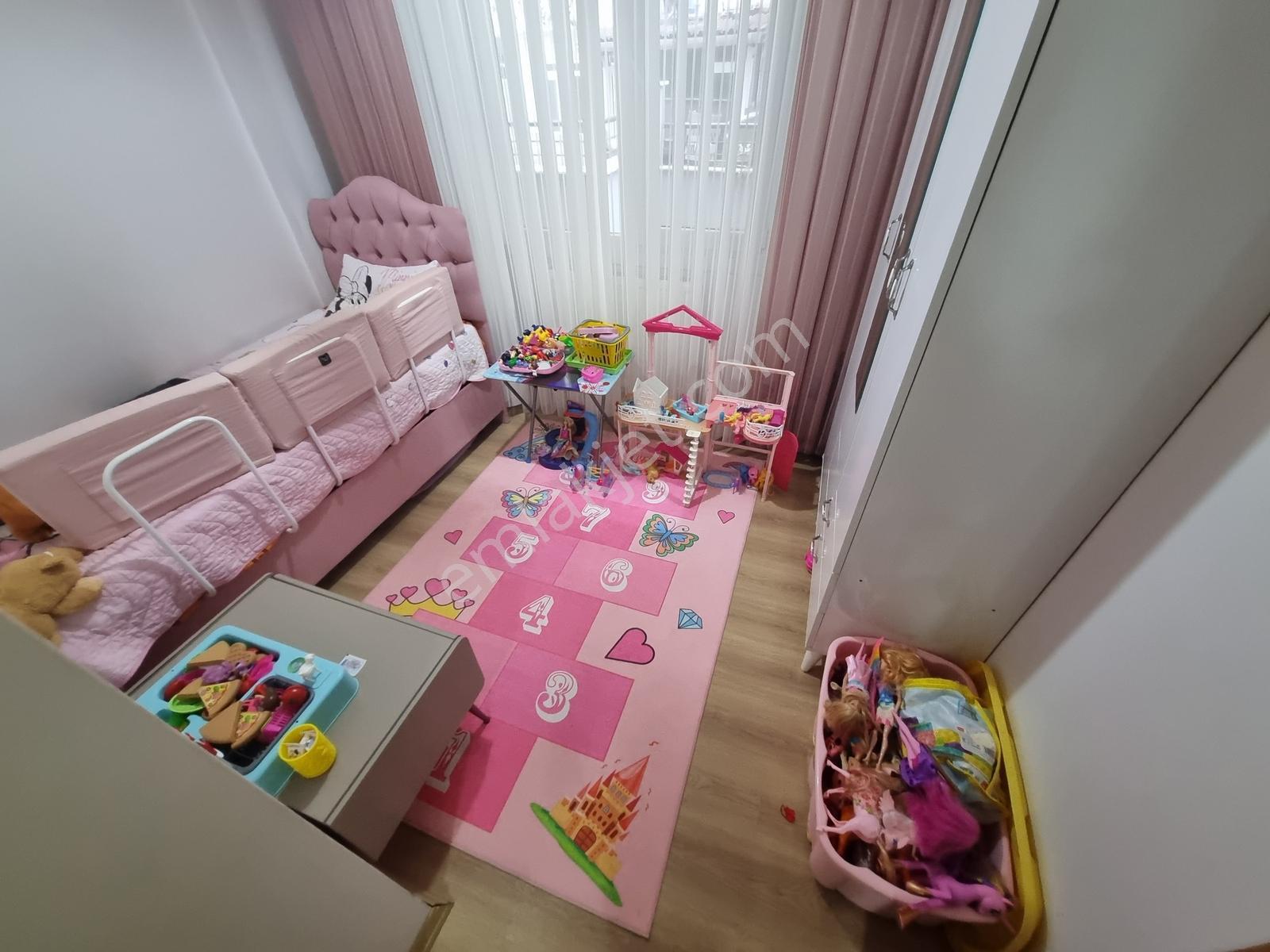 Deluxe 26 ' Dan Yeni Binada Otoparklı Köşe Ferah 2+1 80 M2 Daire - Görsel 18
