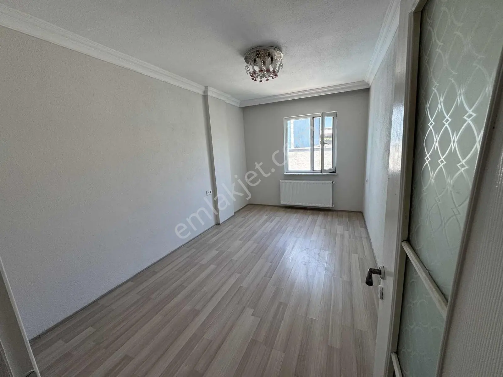 Millet Mah. Sakarya Mevkinde Kiralık 2+1 Müstakil Ev