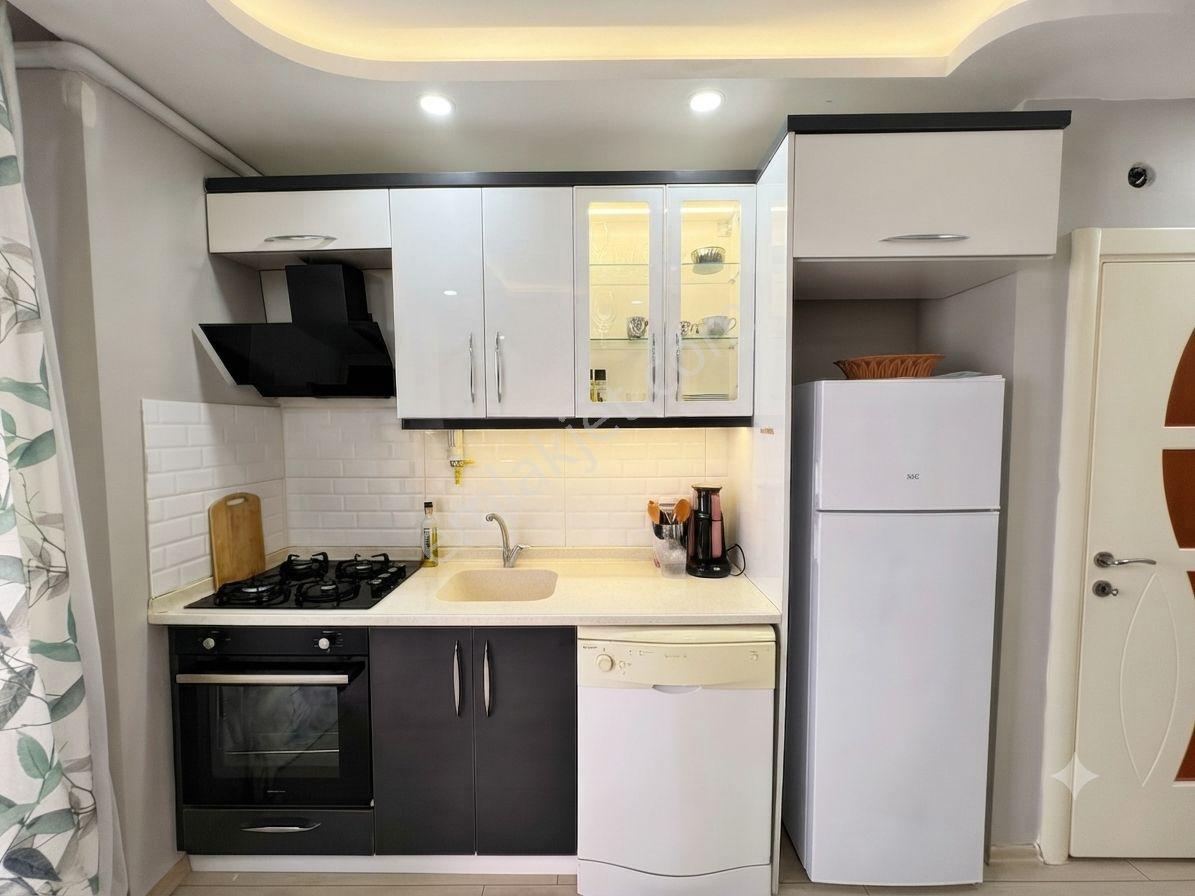 Aktif'ten Akçay'da Satılık En Nezih Muhitte Full Eşyalı Kombili Harika Fırsat 1+1 Daire - Görsel 5