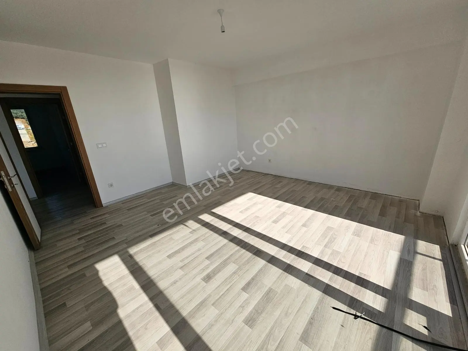 Ay Emlak'tan Altınevler Sitesi 3. Kat 2+1 Daire - Görsel 2