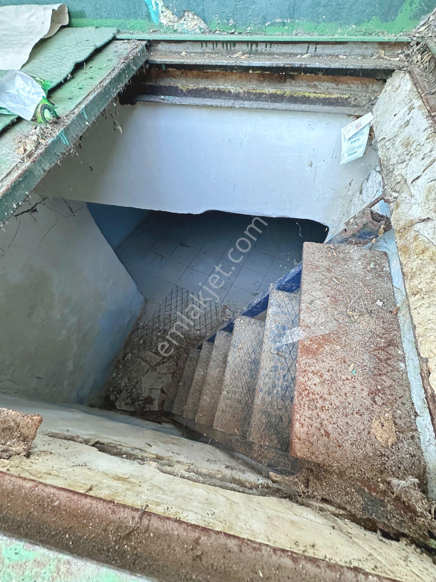 Abidinpaşa Mahallesinde Cadde Üzeri Depolu Kiralık Dükkan - Görsel 12