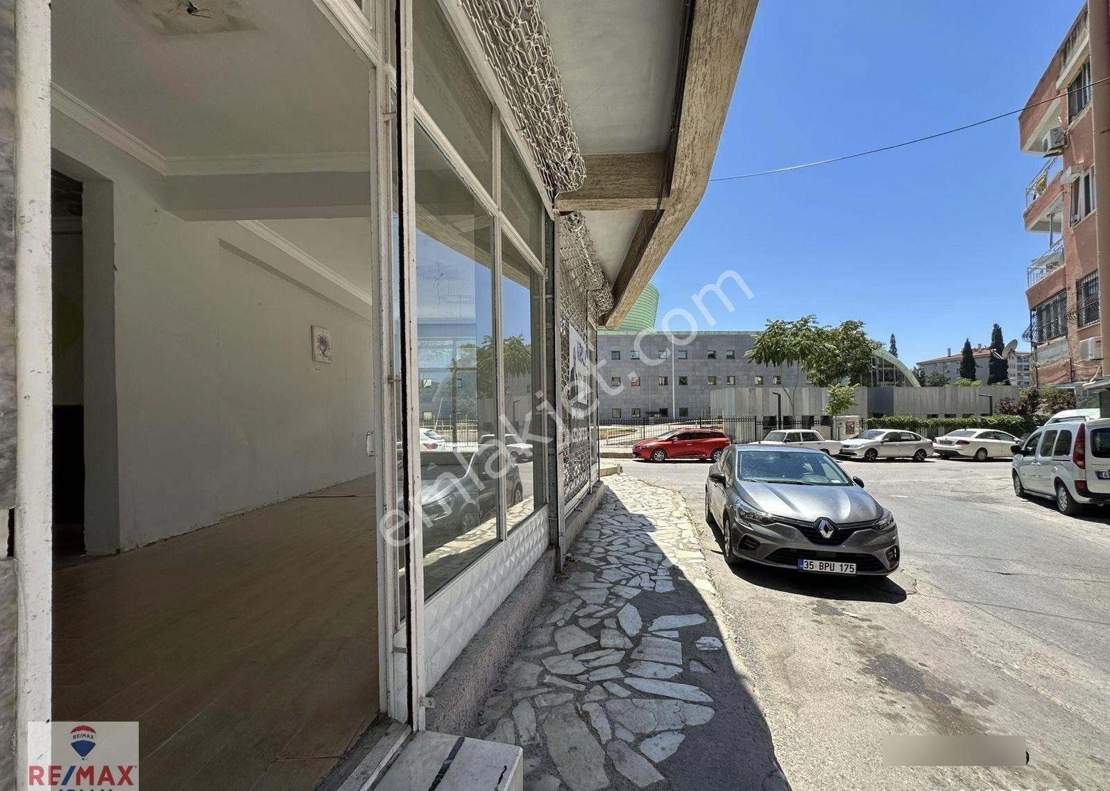 Bornova Kültür Merkezi Karşısı Kiralık Köşe Dükkan | 75 M2 - Görsel 4