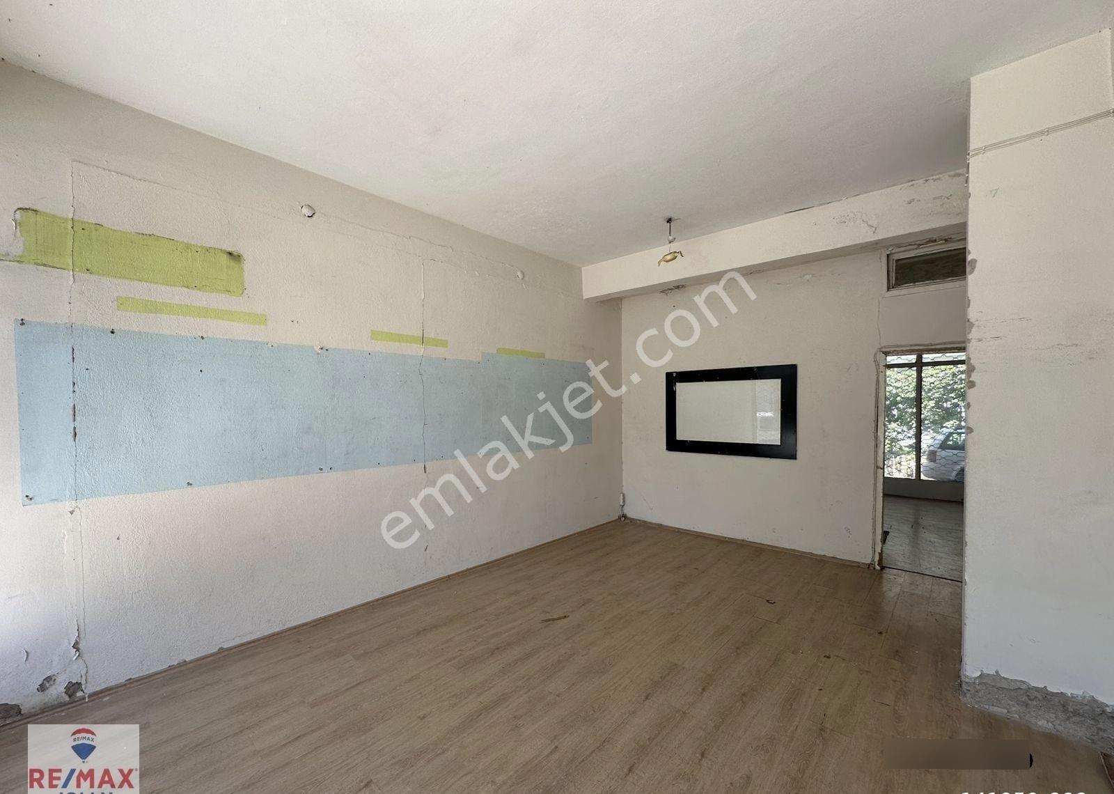 Bornova Kültür Merkezi Karşısı Kiralık Köşe Dükkan | 75 M2 - Görsel 17