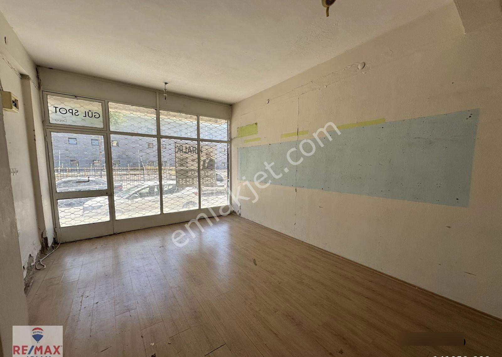 Bornova Kültür Merkezi Karşısı Kiralık Köşe Dükkan | 75 M2 - Görsel 18