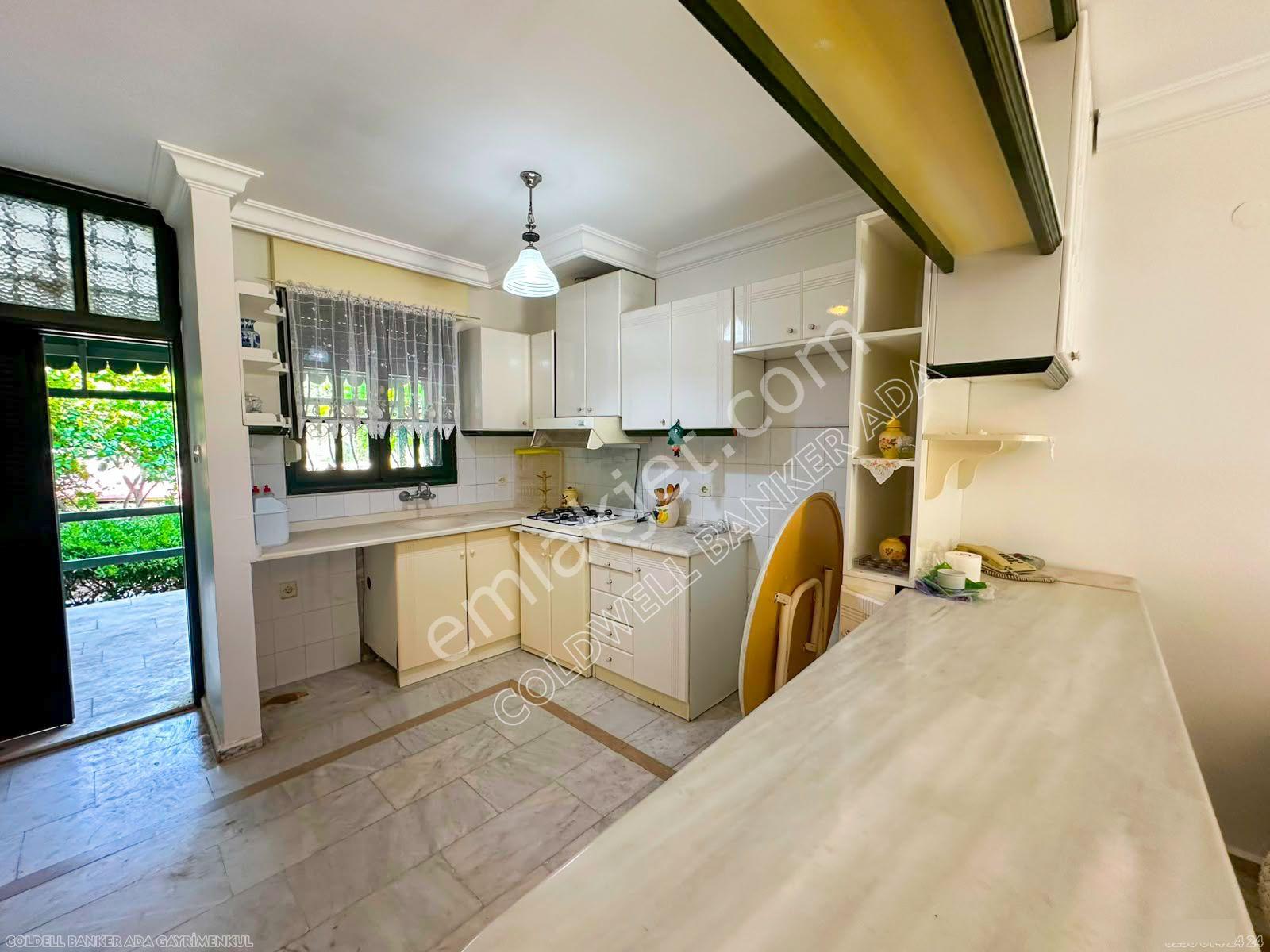 Anı Sitesi'nde Sahile Yakın, Geniş Bahçeli Satılık Villa - Görsel 29