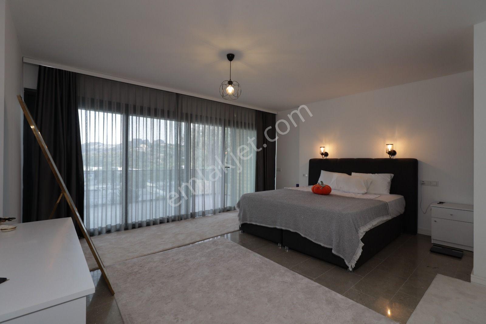 Bodrum Yalıkavak'ta 2.000 M² Bahçeli 7+2 Özel Havuzlu Lüks Villa - Görsel 17