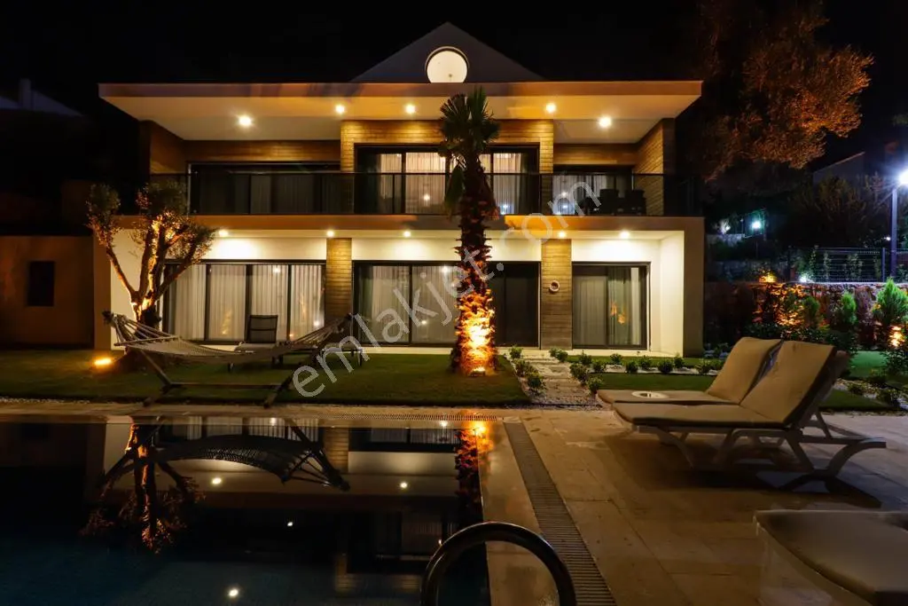 Bodrum Yalıkavak'ta 2.000 M² Bahçeli 7+2 Özel Havuzlu Lüks Villa - Görsel 2