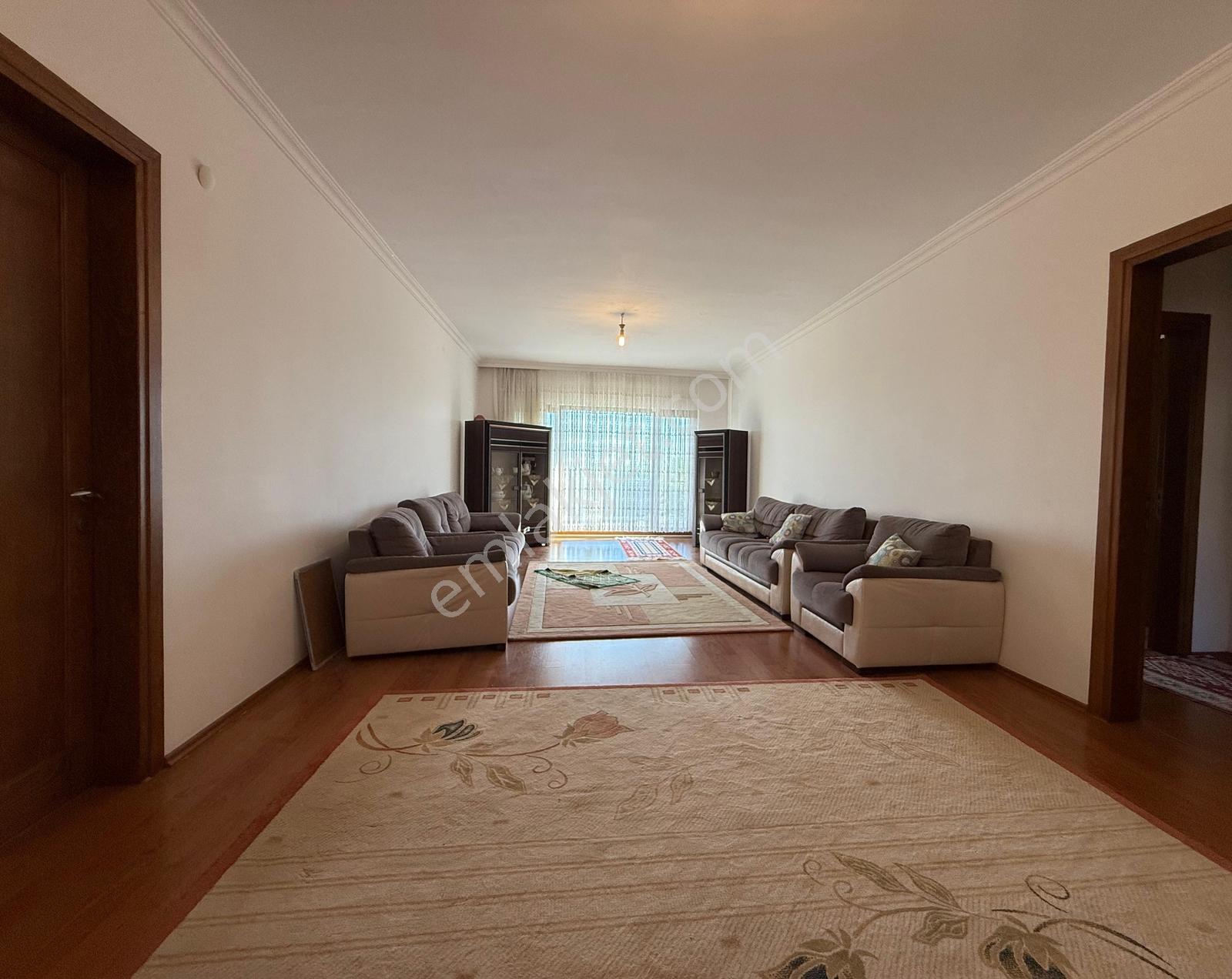Silivri Ortaköyde Satılık 8+2 Havuzlu Villa - Görsel 9