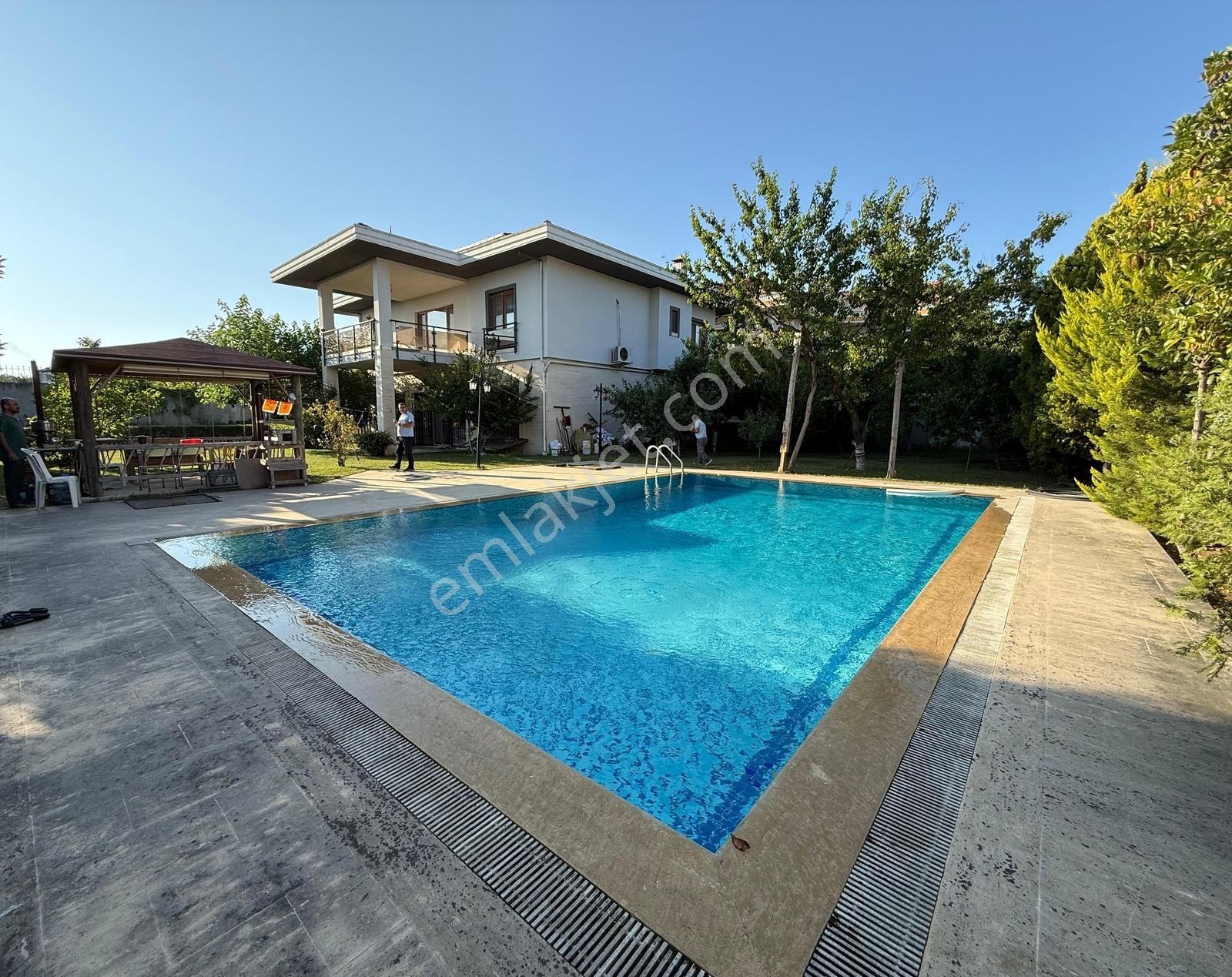 Silivri Ortaköyde Satılık 8+2 Havuzlu Villa - Görsel 13