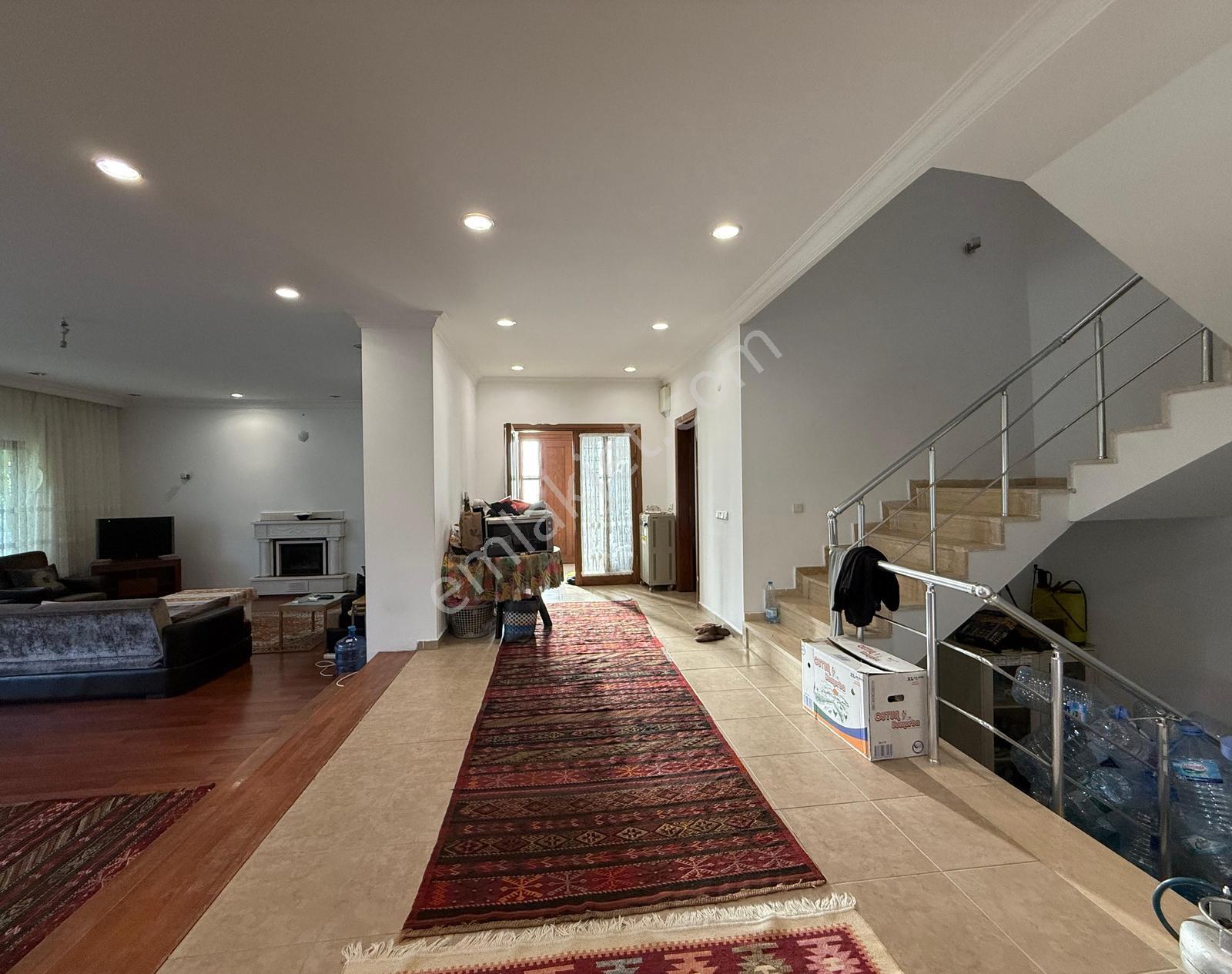 Silivri Ortaköyde Satılık 8+2 Havuzlu Villa - Görsel 19
