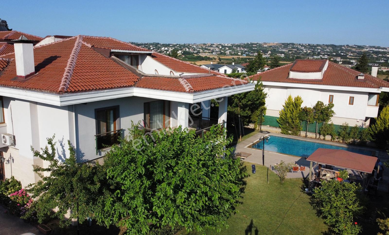 Silivri Ortaköyde Satılık 8+2 Havuzlu Villa - Görsel 24