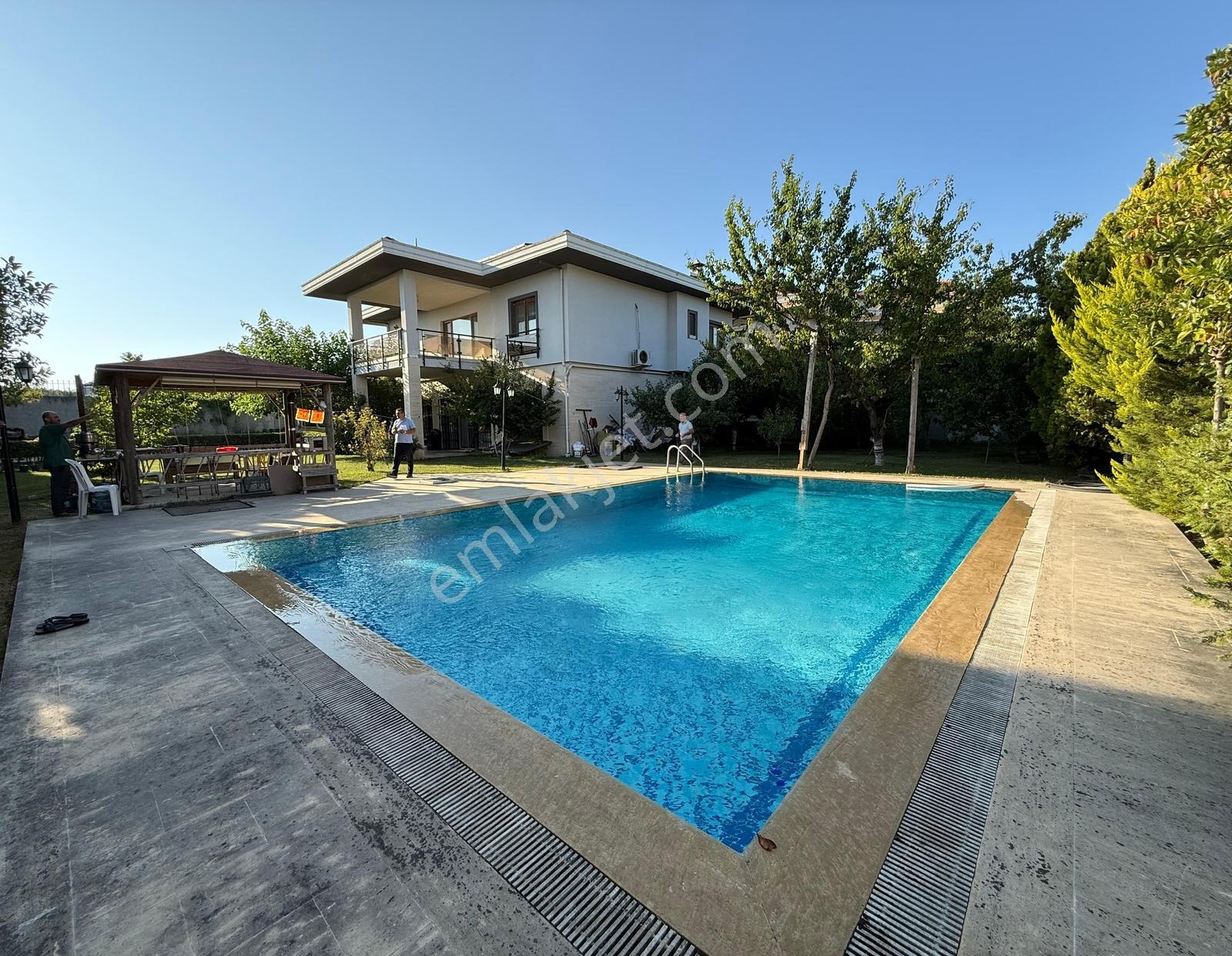 Silivri Ortaköyde Satılık 8+2 Havuzlu Villa - Görsel 35