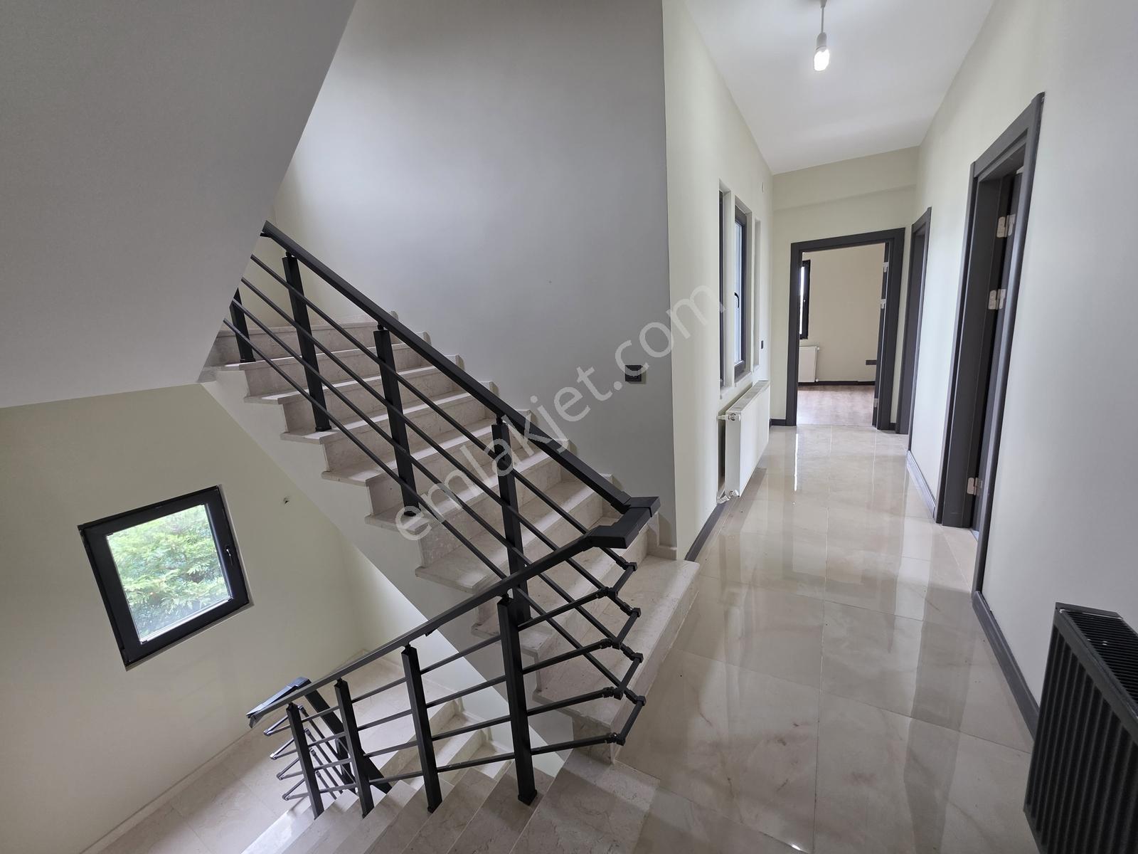 Silivri Ortaköyde Site İçerisinde Kiralık 4+1 Villa - Görsel 8