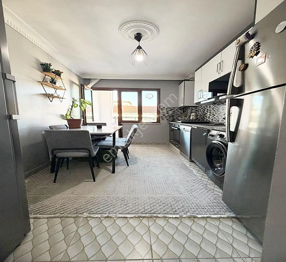 Selahattin Eyyübi Mh'de 130m² Ön Cephe Geniş Balkonlu 2+1 Daire - Görsel 2
