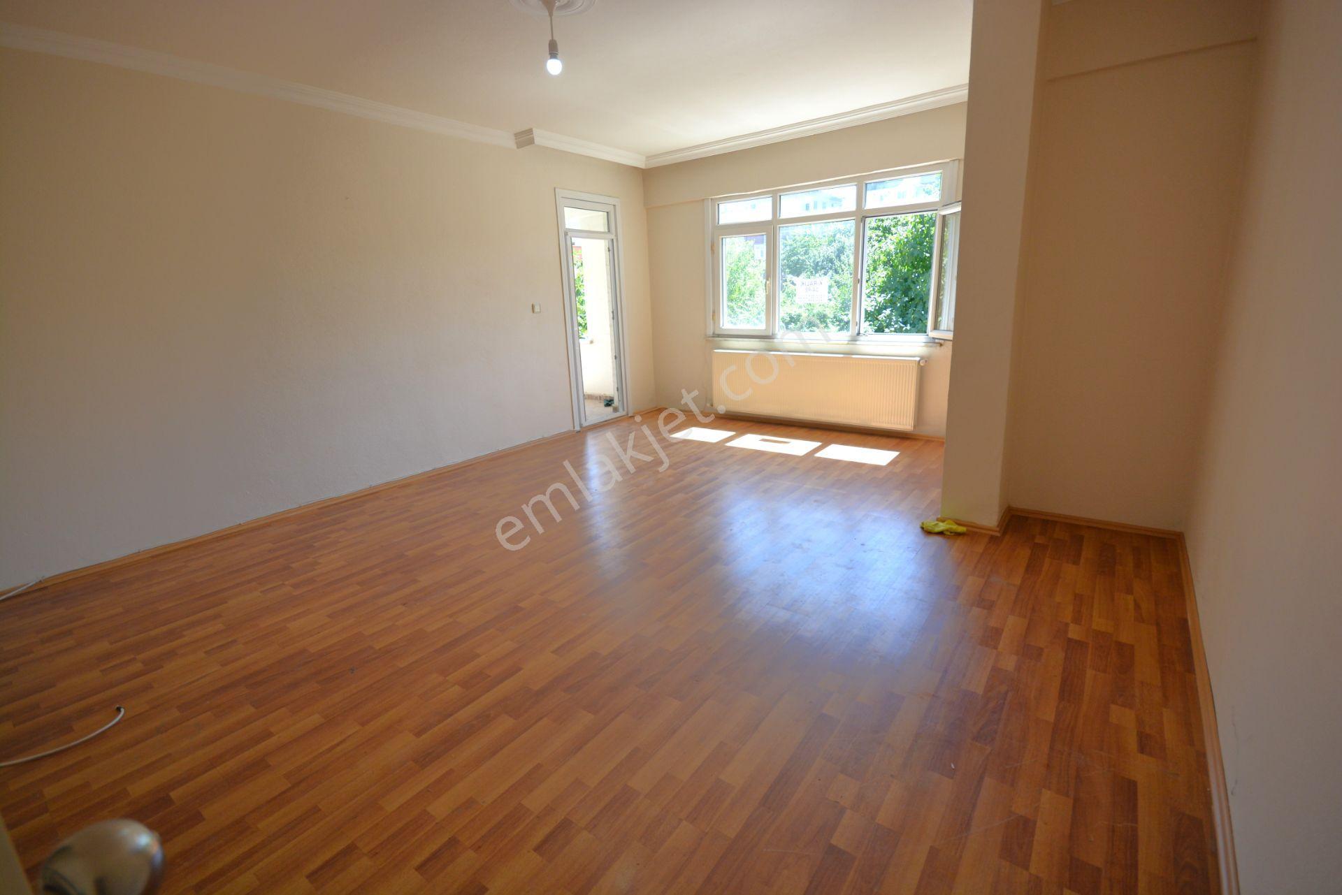 Eyüp Sultan Mah. 95 M2 Kiralık Çift Balkonlu Daire