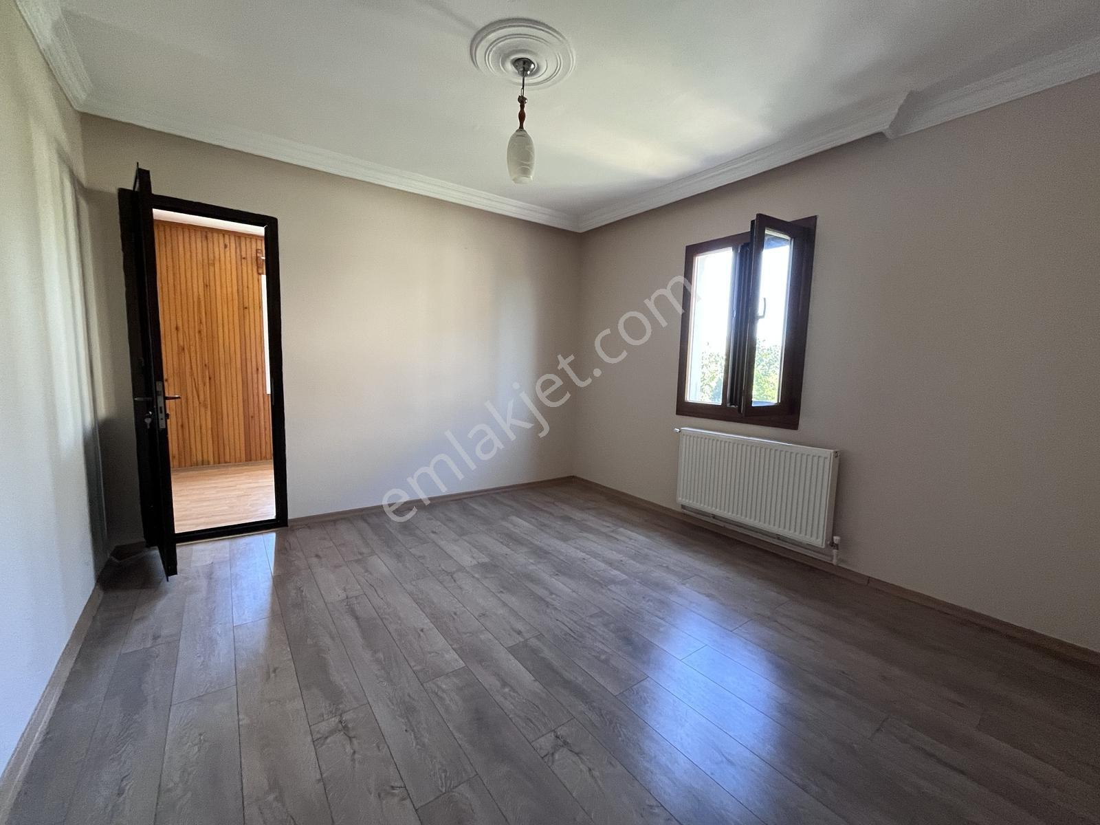 Urla-iskele'ye Yürüme Mesafesinde, Geniş Kiralık 2+1 Daire - Görsel 8
