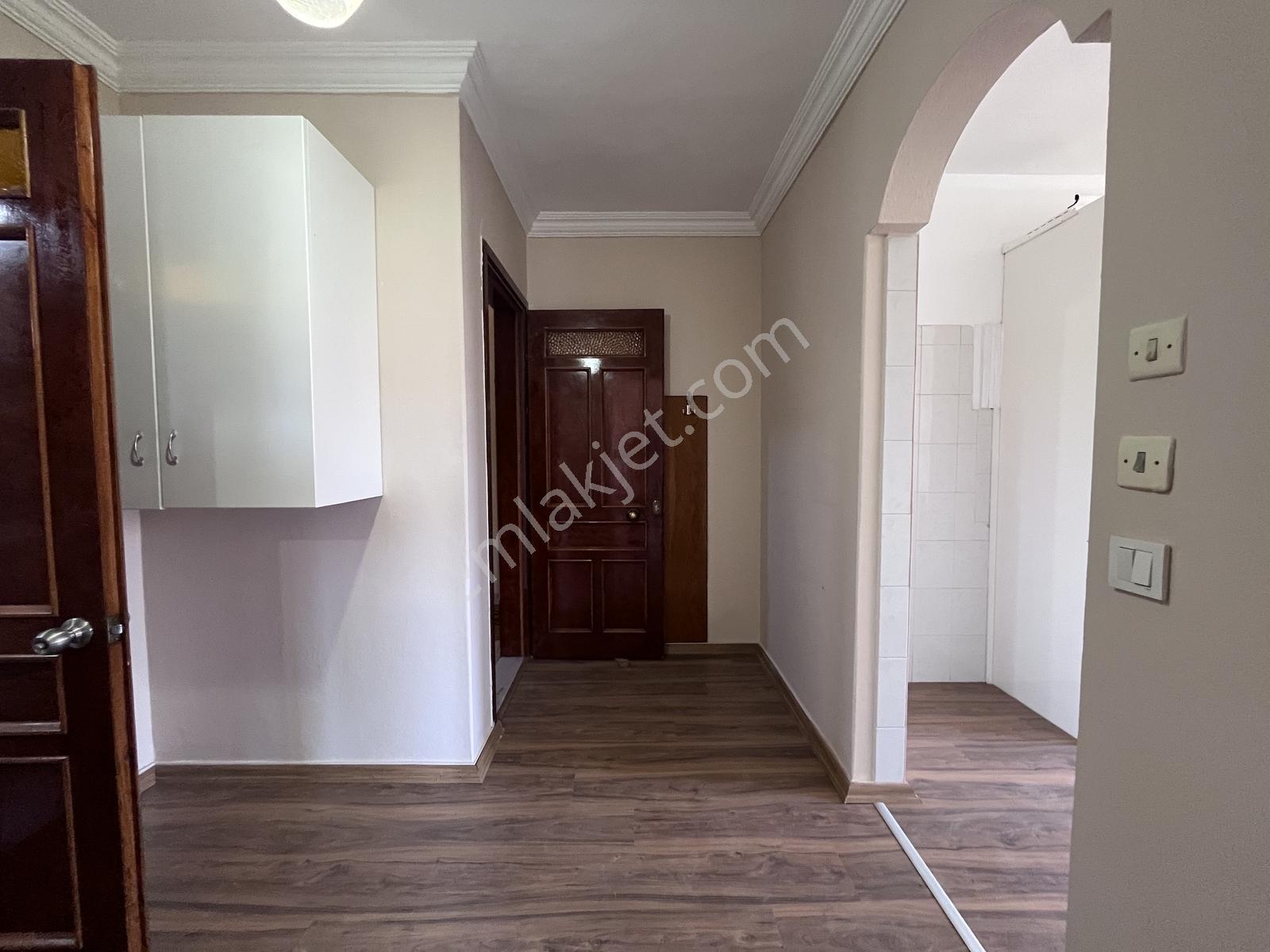 Urla-iskele'ye Yürüme Mesafesinde, Geniş Kiralık 2+1 Daire - Görsel 10