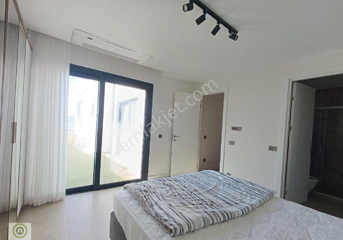 Bodrum Yeniköy Kapanmaz Deniz Manzaralı Kiralık Tek Kat Villa Ortak Havuzlu Site 4+1 Geniş Bahçe - Görsel 45