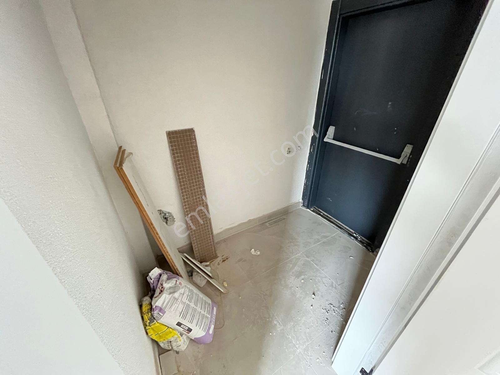 Güneyden Metroya 4 Dakika Yürüme 2+1.85m2 Satılk Daire - Görsel 24