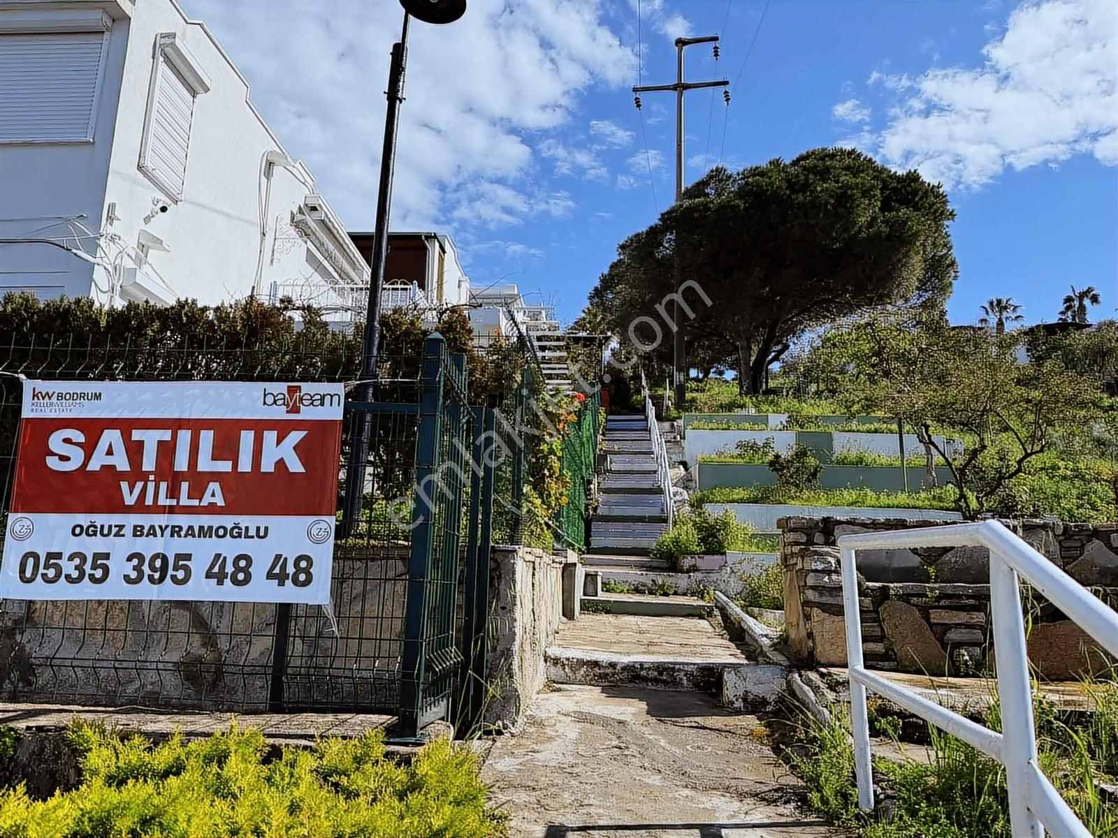 Akyarlar'da Plajlı Site Adalar Ve Deniz Manzaralı Bahçeli Villa - Görsel 20