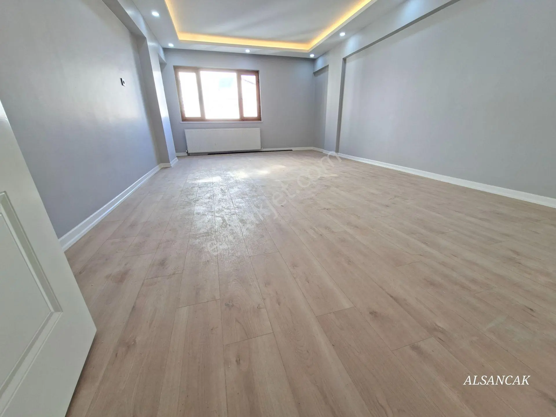 Etimesgut Merkezde 5+1 Lüks Yapılı Kiralık Teraslı Dubleks Daire