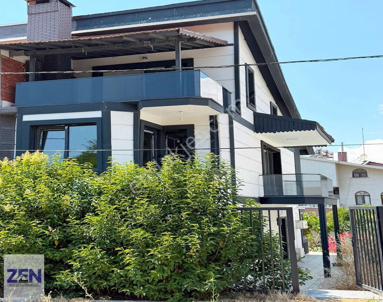 Zen Yapı'dan Fırsat , Sahile Yakın Acil Satılık 3+2 Villa - Görsel 25
