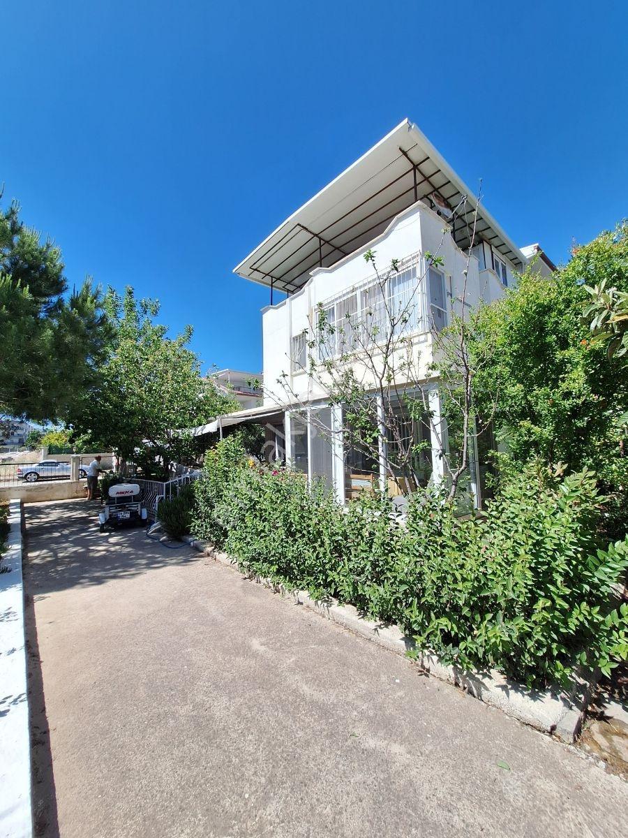 Fırsat !! Didim'in Nezih Mevkisi Eşyalı Merkezi 3+1 Köşe Villa