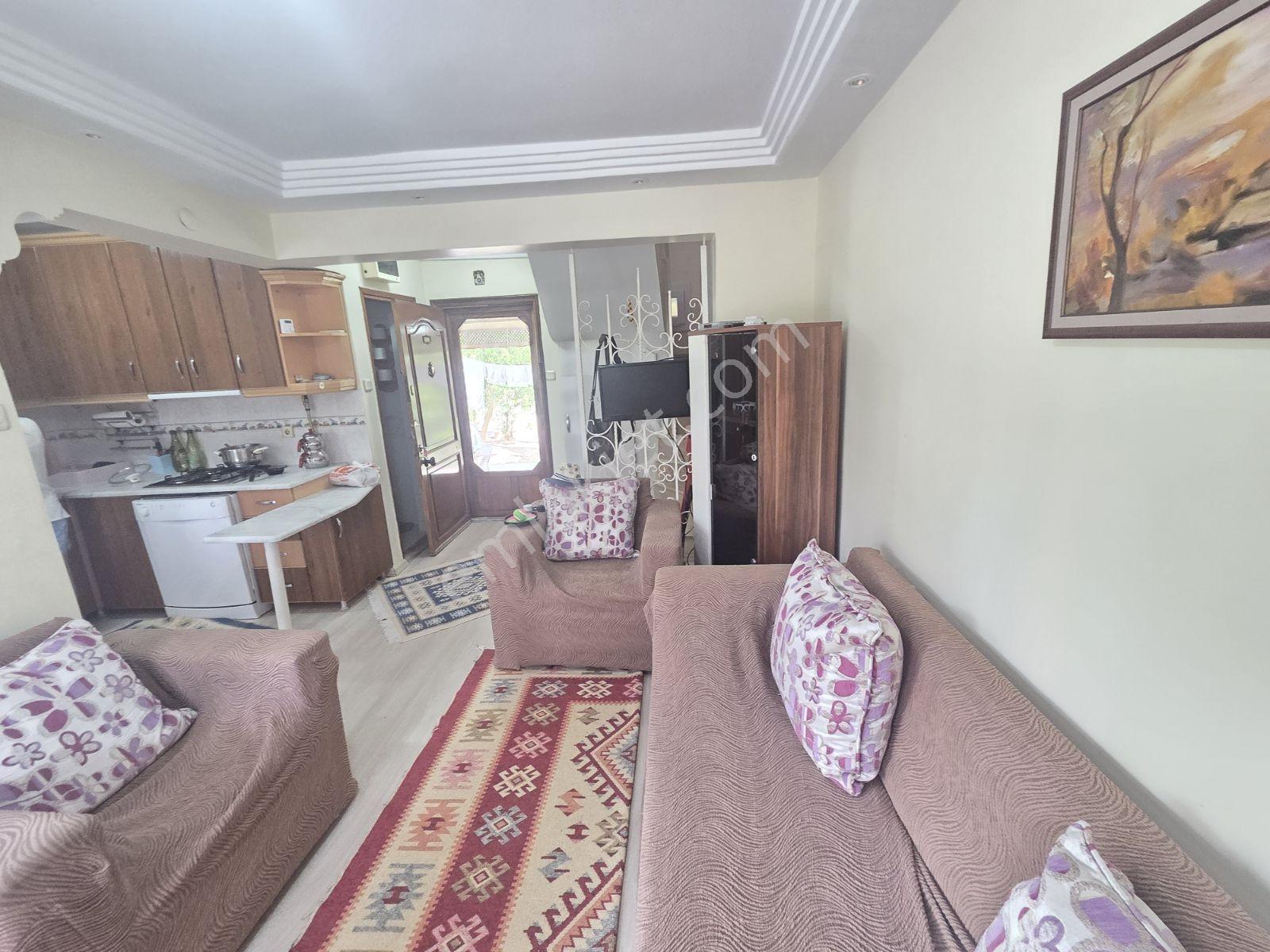 Yenifoça Marina Yakını Bahçeli Eşyalı Kiralık 2+1 Dubleks Villa - Görsel 14