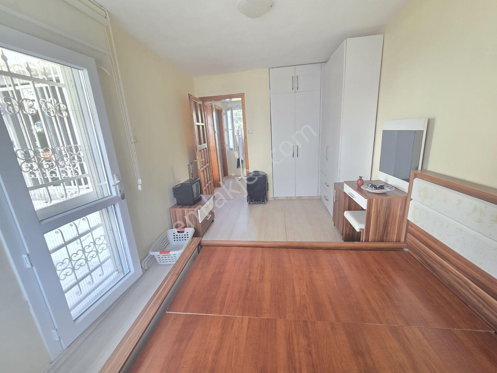 Yenifoça Marina Yakını Bahçeli Eşyalı Kiralık 2+1 Dubleks Villa - Görsel 24