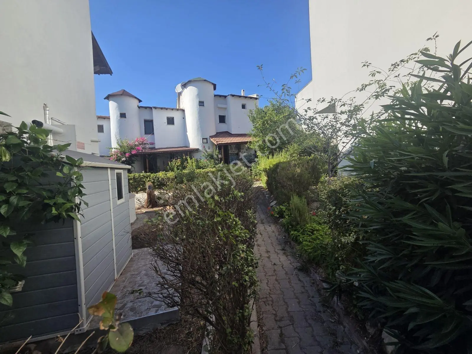 Yenifoça Marina Yakını Bahçeli Eşyalı Kiralık 2+1 Dubleks Villa - Görsel 2