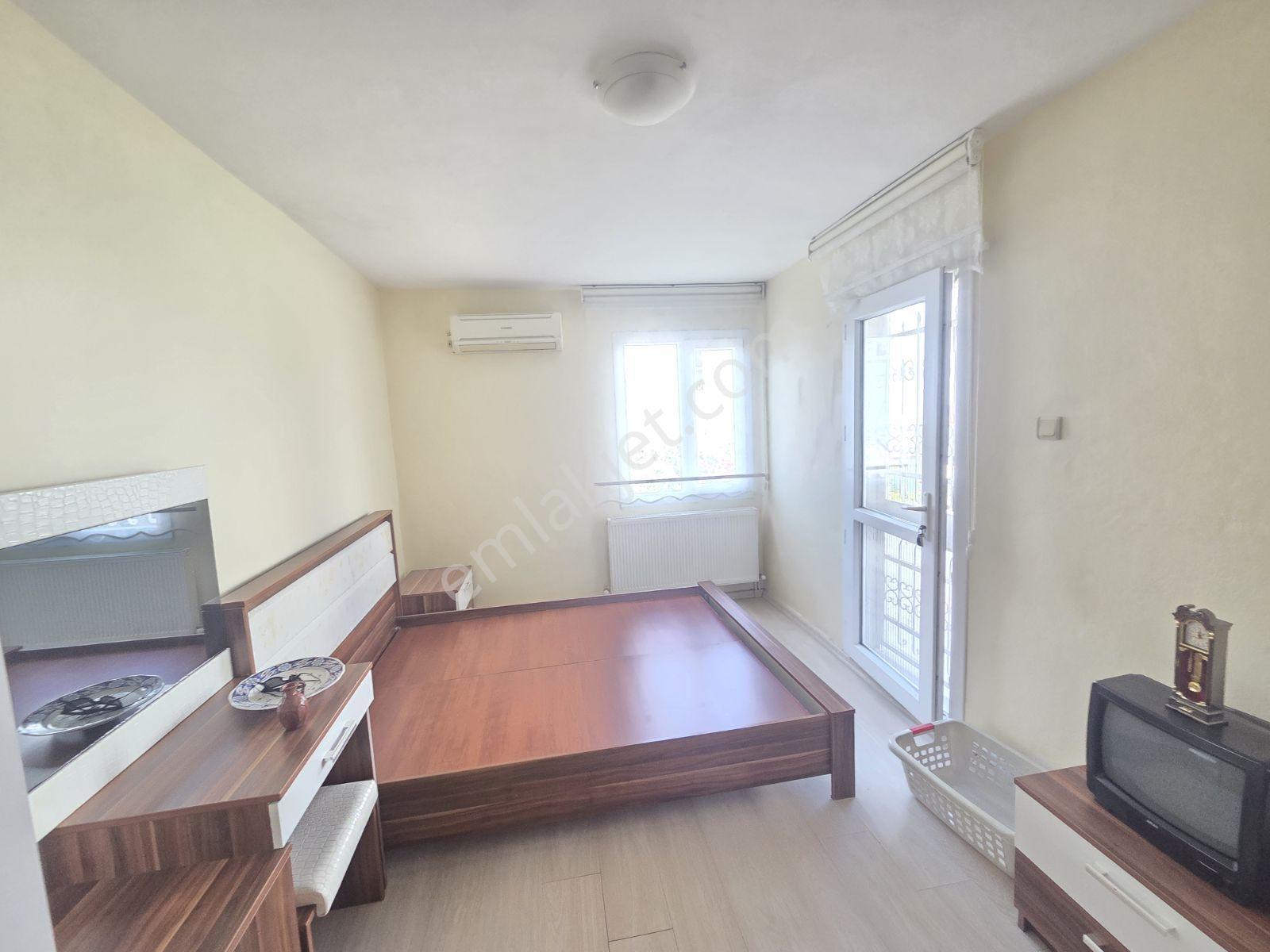 Yenifoça Marina Yakını Bahçeli Eşyalı Kiralık 2+1 Dubleks Villa - Görsel 22