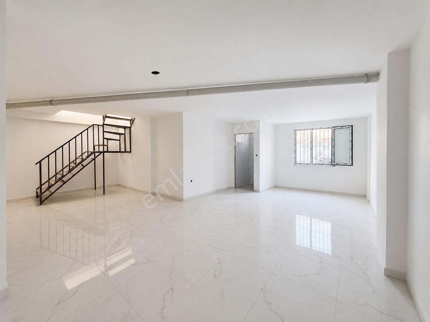 Halkalı Merkez'de Kiralık Depolu 98 M² Cadde Üzeri Vitrin Dükkan - Görsel 7