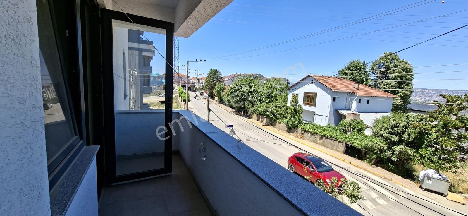 Asies'den Başiskele Yeşilyurt Caddesinde 2+1 Sıfır Kiralık Daire - Görsel 3