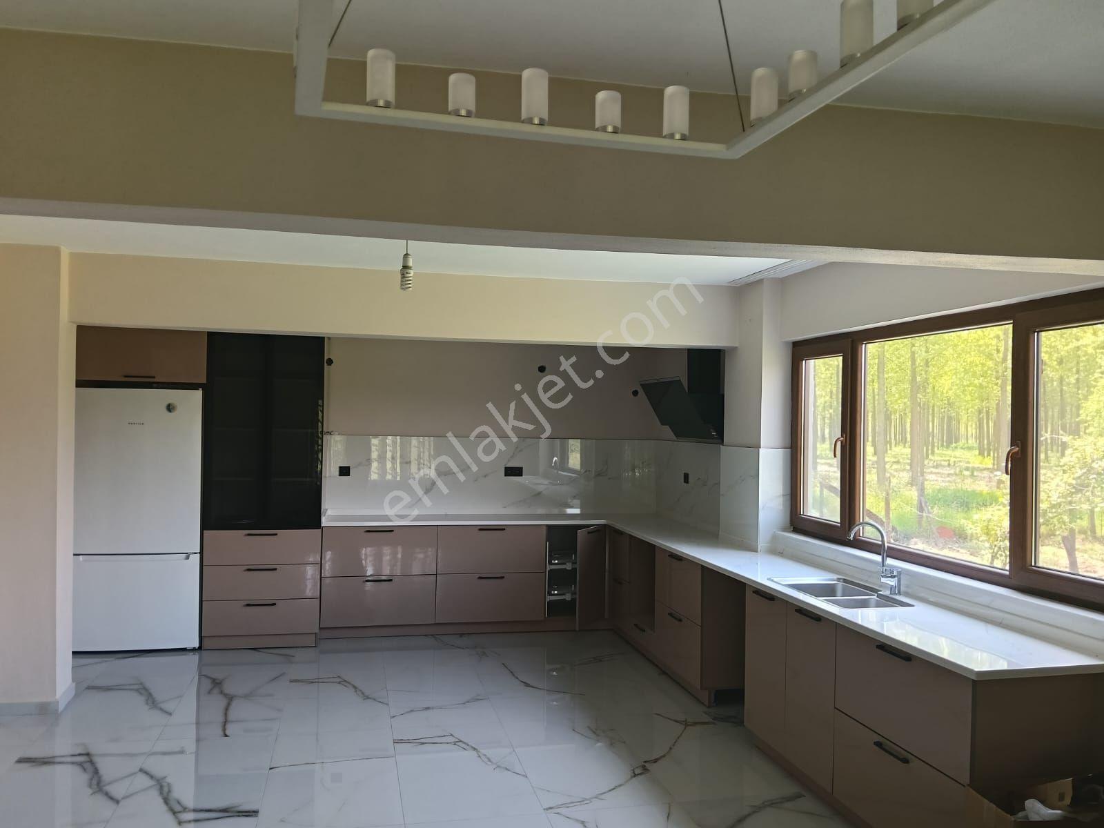 Aydınpınar'da Arsa Fiyatına Villa Tadında 4+2 Müstakil Ev - Görsel 32