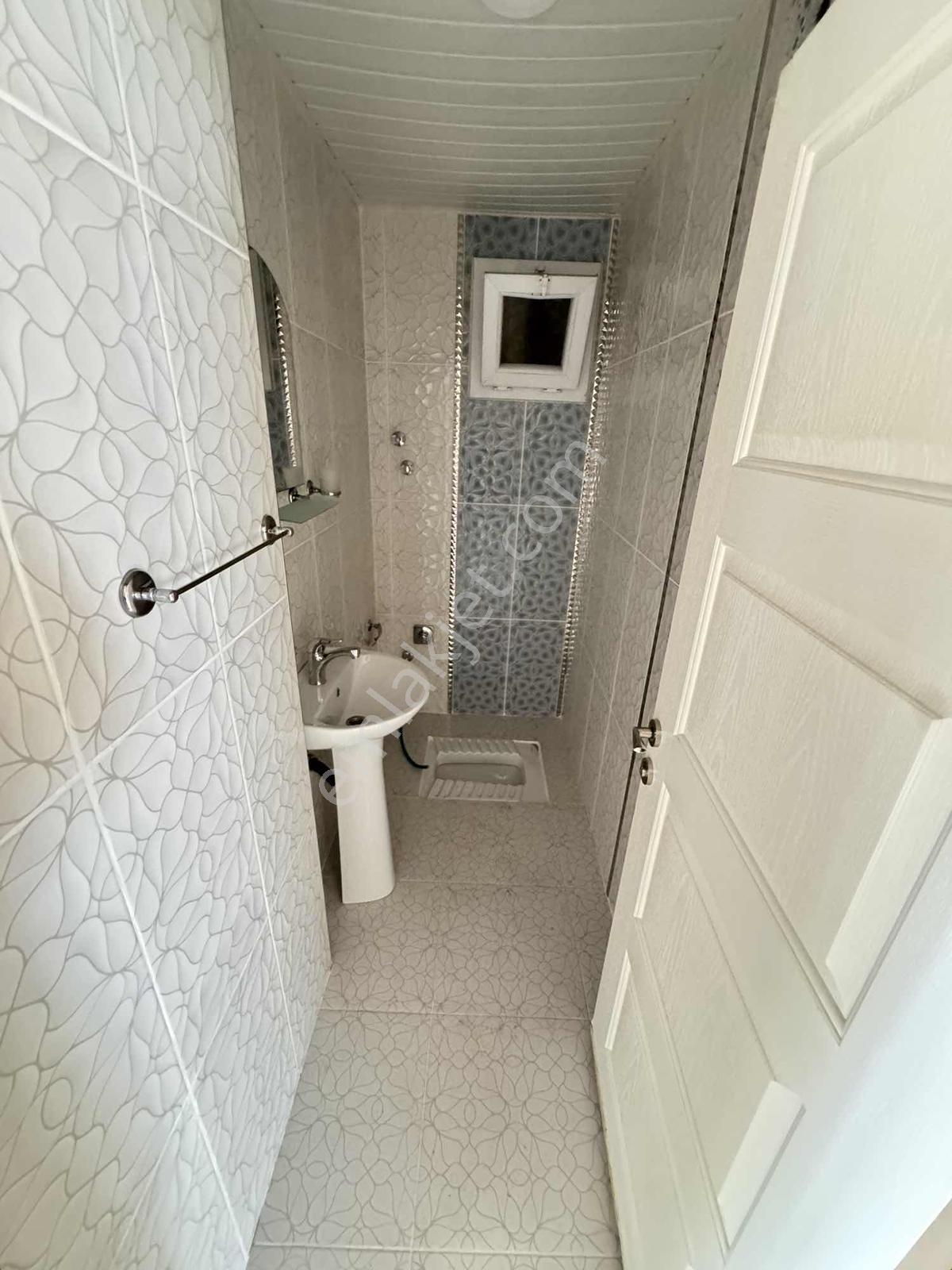 Umut Balta Gayrimenkul'den Mithatpaşa Mah. Kiralık Daire 2+1 - Görsel 14