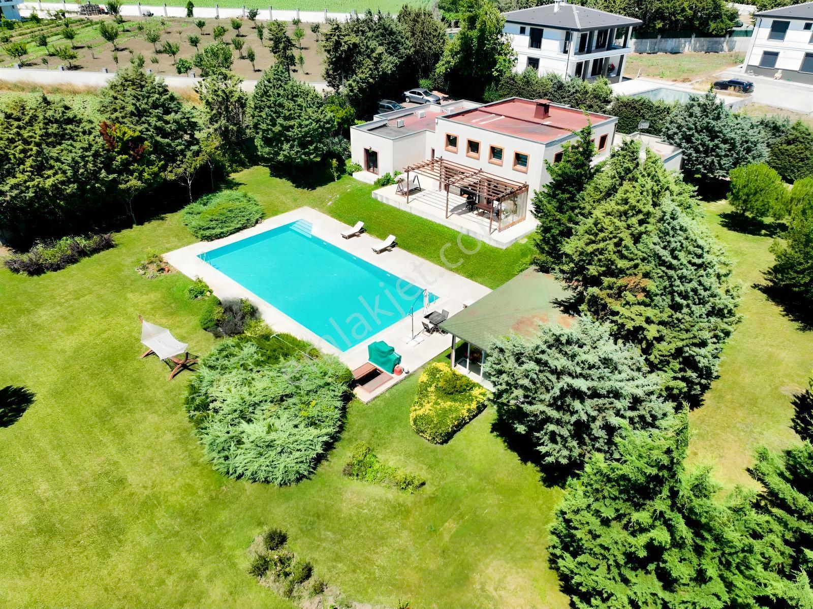 Çatalca Da 9 Dönüm Prestijli Eşsiz Havuzlu Villa - Görsel 13