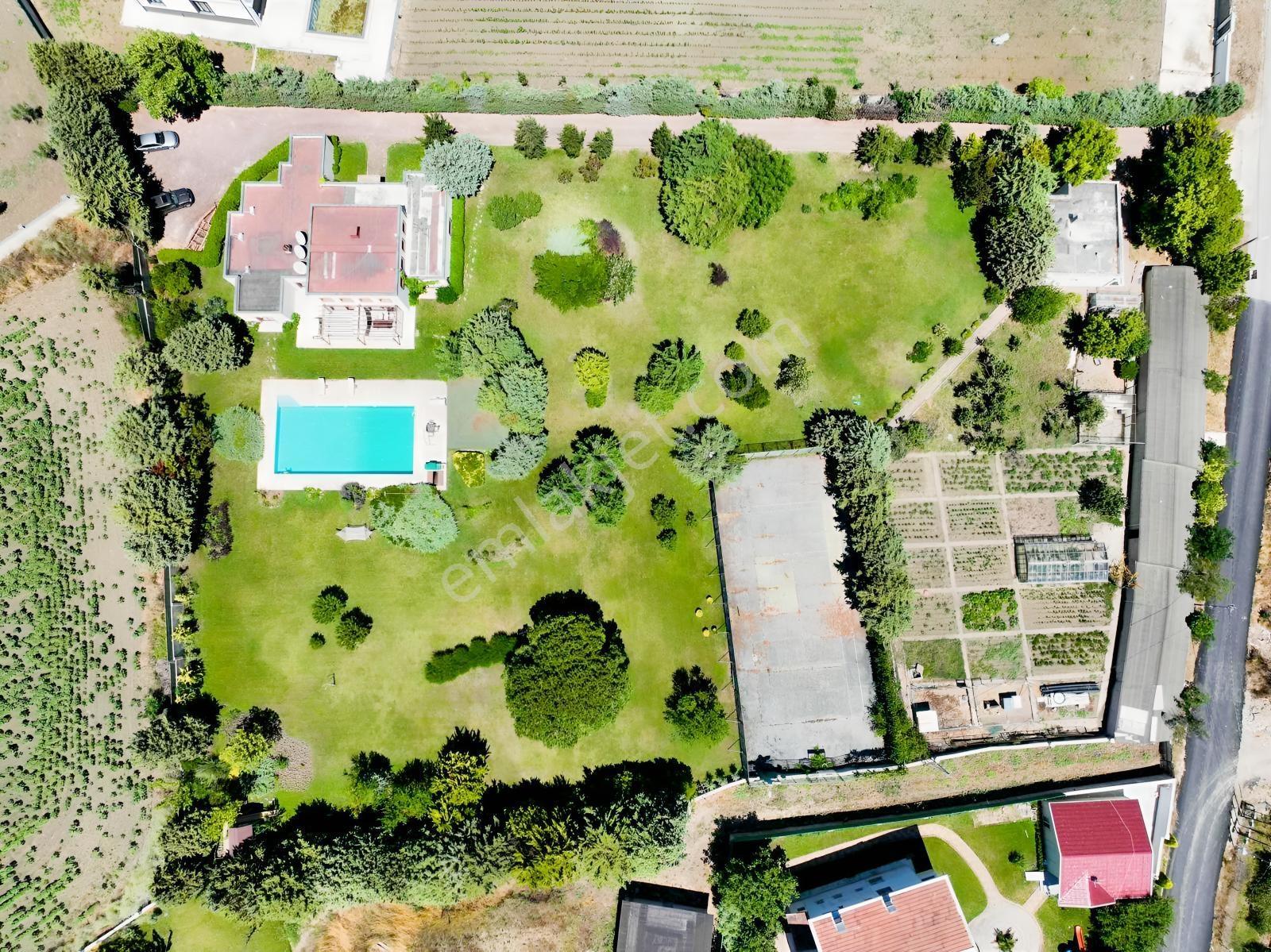 Çatalca Da 9 Dönüm Prestijli Eşsiz Havuzlu Villa - Görsel 31