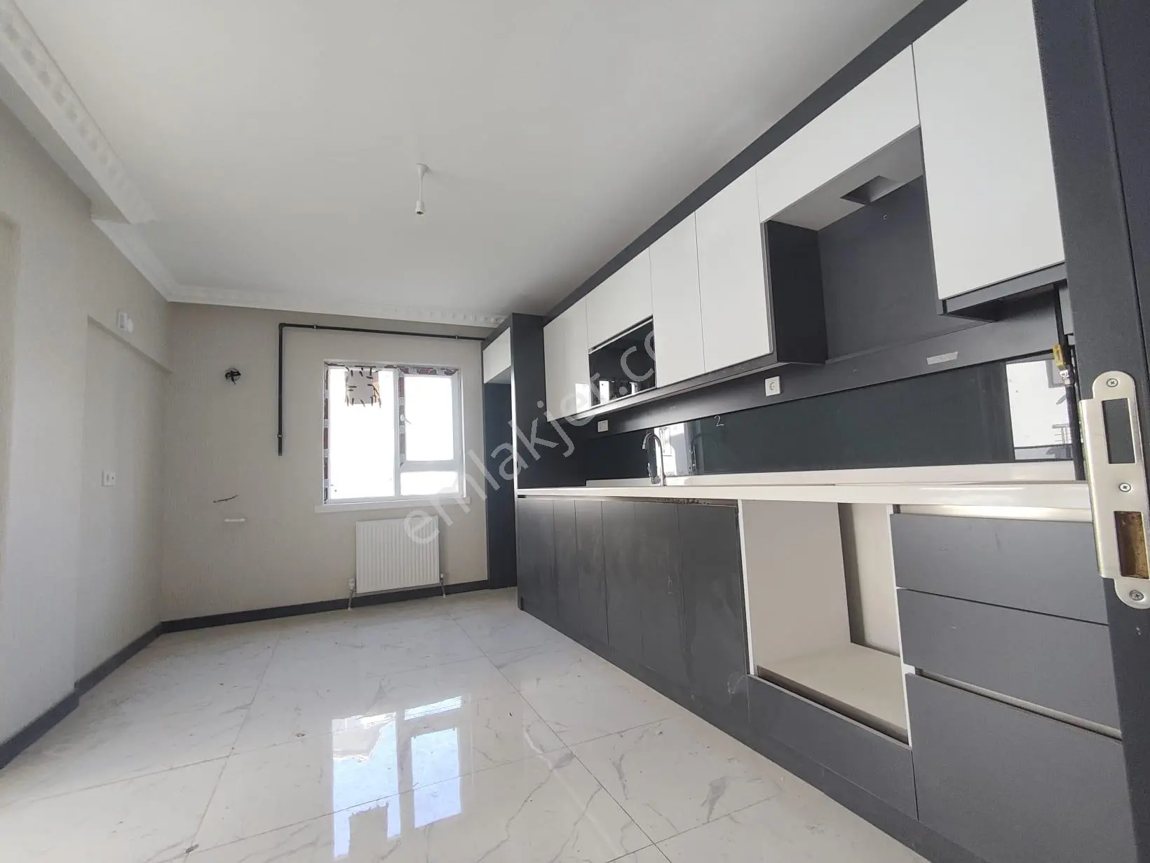 Yılmaz Gayrimenkulden Satılık Bulvar Üzeri 150 M2 3+1 Sıfır Daire - Görsel 25