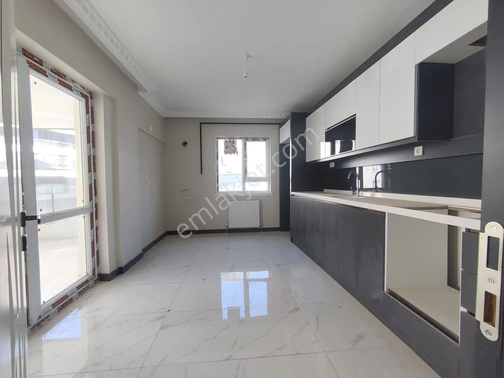 Yılmaz Gayrimenkulden Satılık Bulvar Üzeri 150 M2 3+1 Sıfır Daire - Görsel 23
